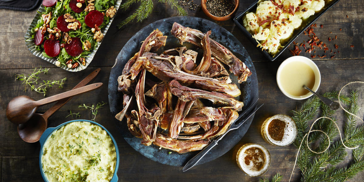 Это не смалахове - просто картинка с норвежской едой для привлечения внимания. Если интересно и вы не относите себя к слабонервным, в интернете полно фотографий неаппетитного блюда.