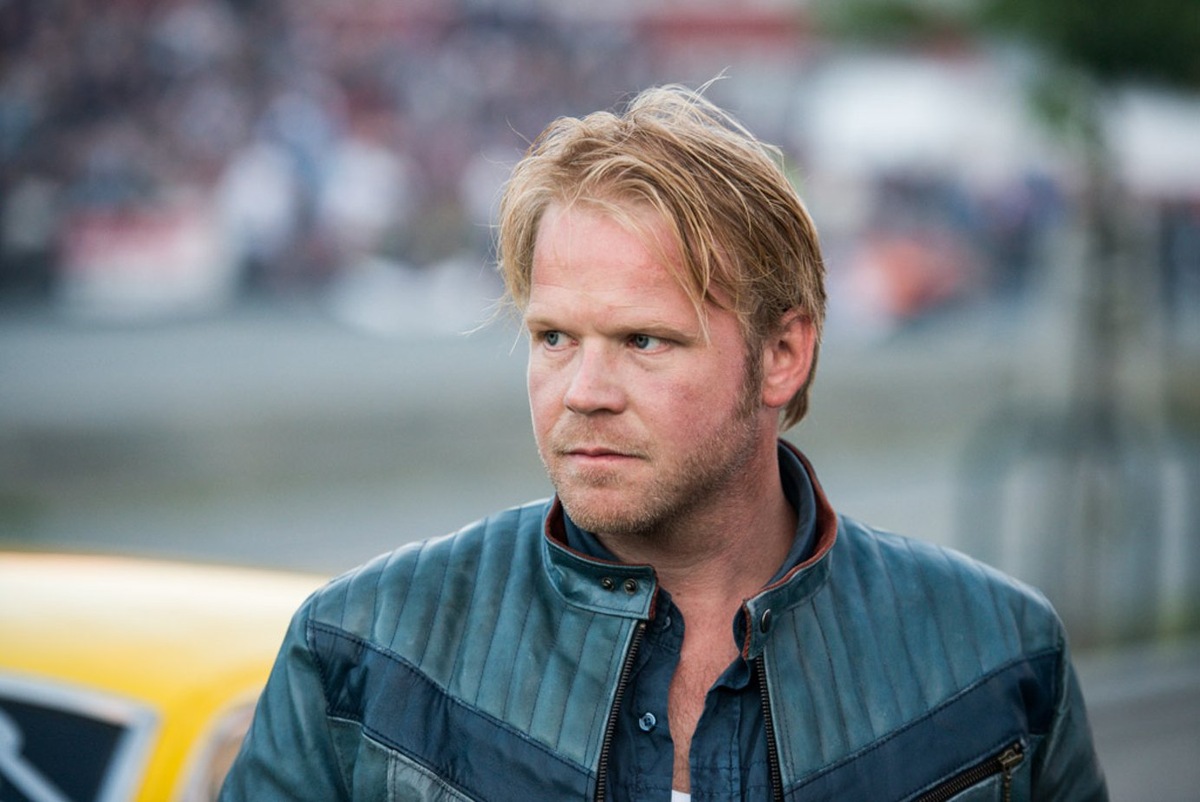                                                         Автогонщик Рон.