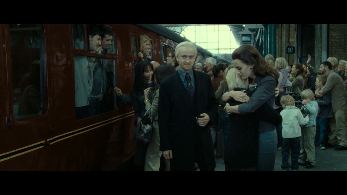 жена драко малфоя в фильме гарри. жена драко малфоя в фильме. дети драко малфоя и астории. драко малфой и астория гринграсс. том фелтон сын и жена.