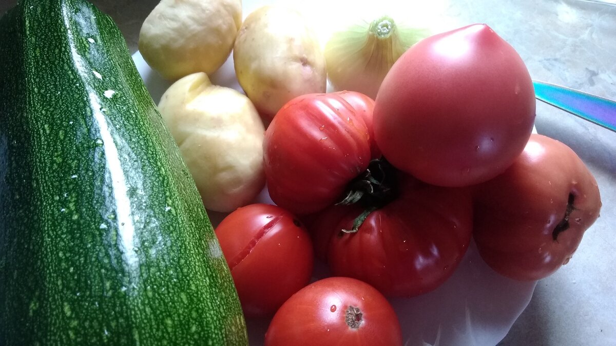 Как говорится, нарвала, порезала, в духовку забросила. Всё. Никаких хлопот. 