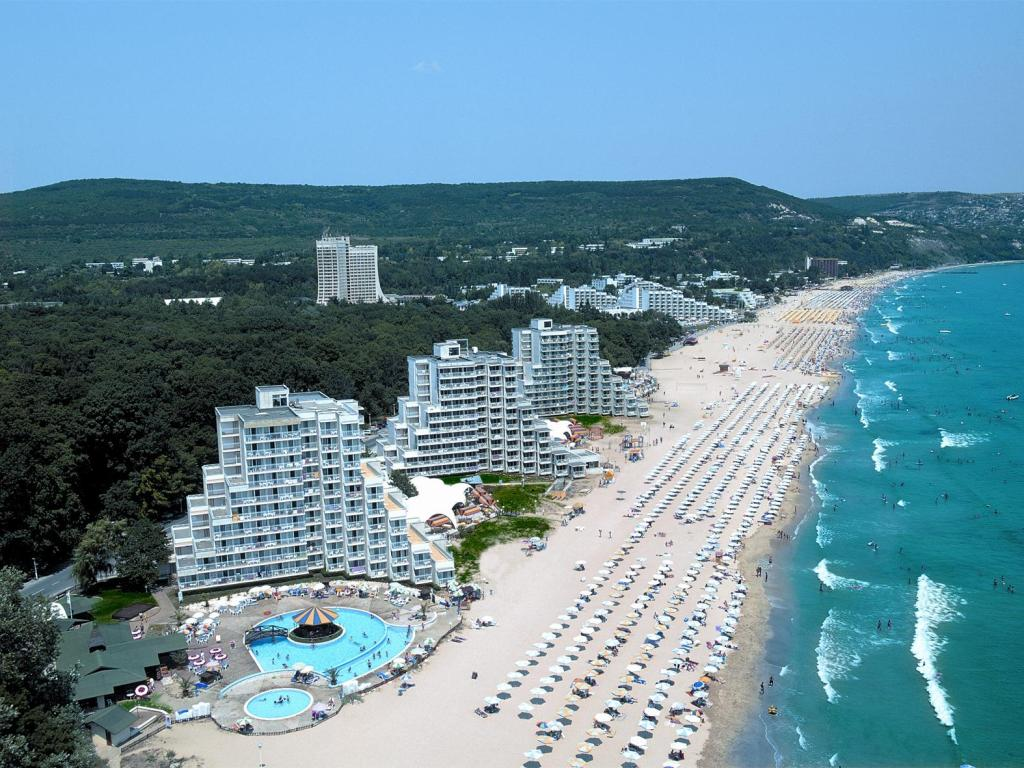 Албена