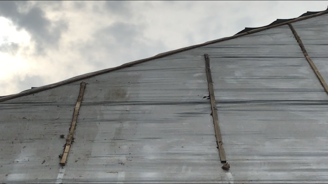 Вот такая весёлая обрешётка для металлочерепицы, не верите, смотрите следующее фото.