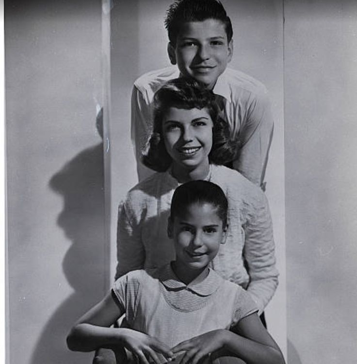 Фрэнк синатра младший в молодости. Родители фрэнка синатры. Детей фрэнк. Ава гарднер с фрэнком синатрой. Детей фрэнк.