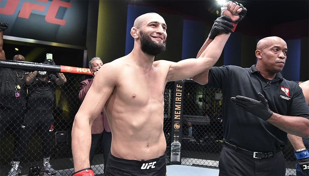 Одержав очередную зрелищную победу в UFC, чеченский боец Хамзат Чимаев объяснил, почему в поединке против Джеральда Мершарта сделал ставку на ударную технику, нокаутировав соперника уже на 17-ой секунде матча.