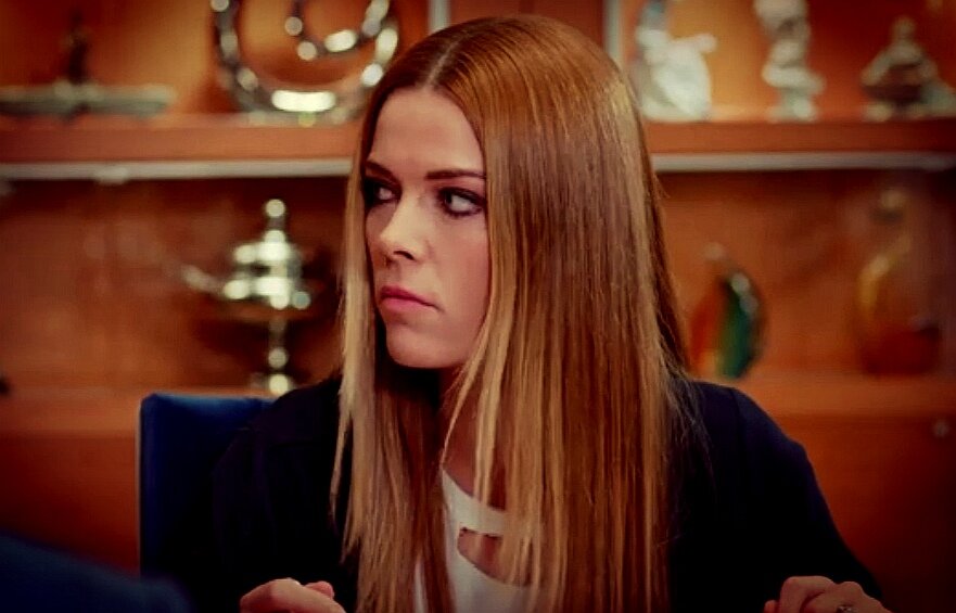 Кадр из сериала "Любовь против судьбы" 