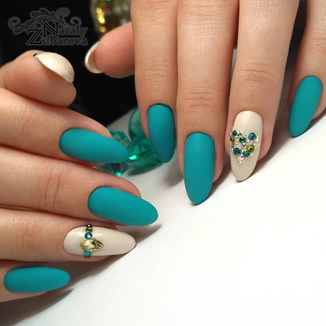 Из интернета для примера ноготочков, с которыми сложно мыть посуду.