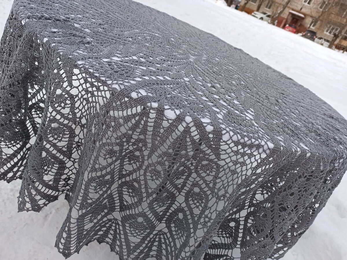 Вязаная крючком скатерть