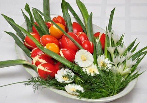 Закуска «Тюльпаны» из помидоров: рецепт с фото