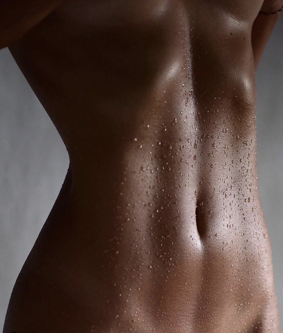 Ну а чего бы и нет, такие фото привлекают 