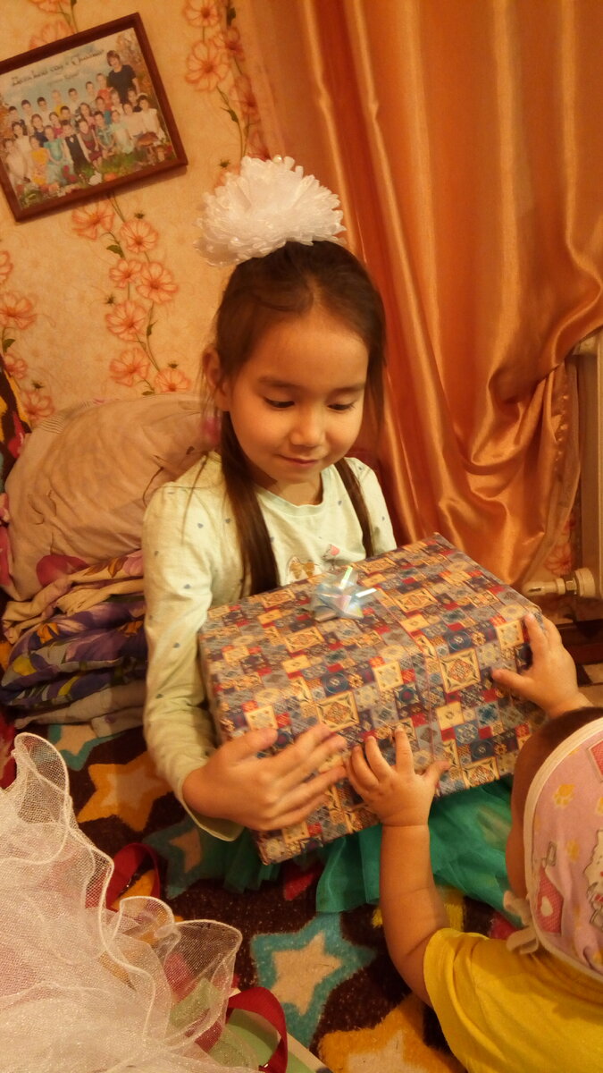 Папа привез вязальную машинку 😘