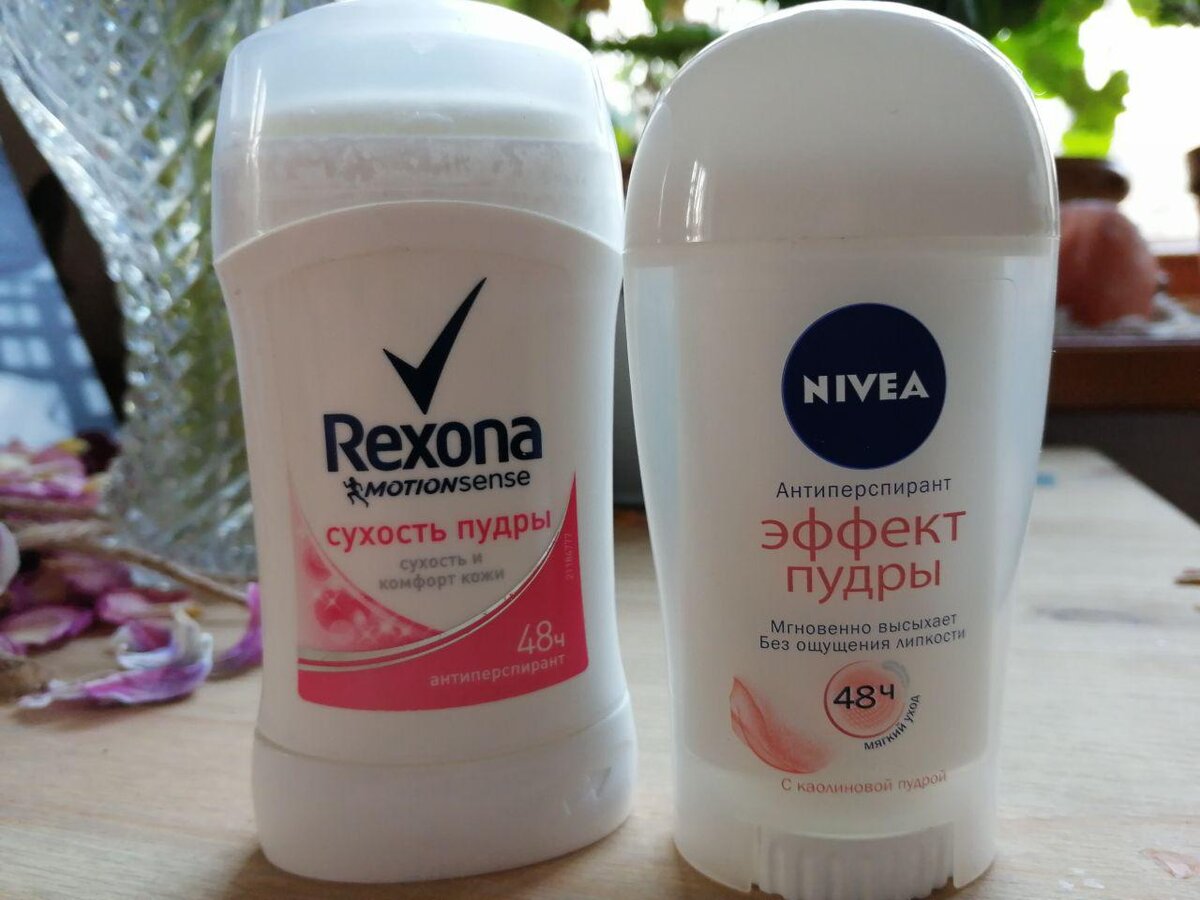 Сухой антиперспирант - отличное средство от натирания бедер. Фото Светы Давыдовой