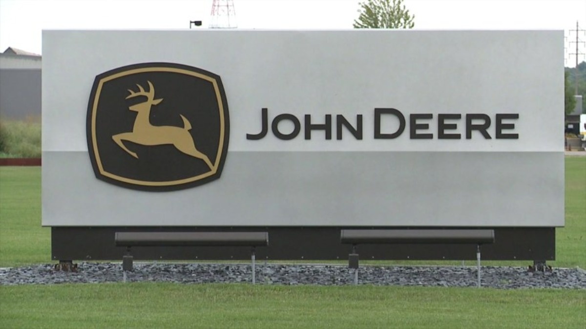 Члены профсоюза UAW отклонили коллективный договор с Deere & Co 