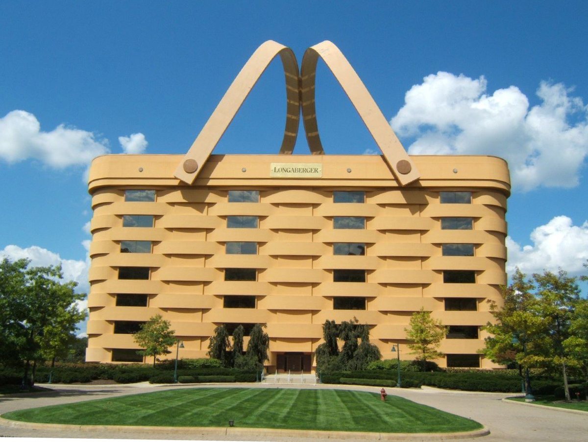 Необычные компании. Здание корзина штат Огайо США. Здание-корзина (the Basket building), Огайо, США. Дом-корзина, архитектурным бюро NBBJ, штат Огайо, США, 1997.. Дом-корзина (Ньюарк, штат Огайо, США).