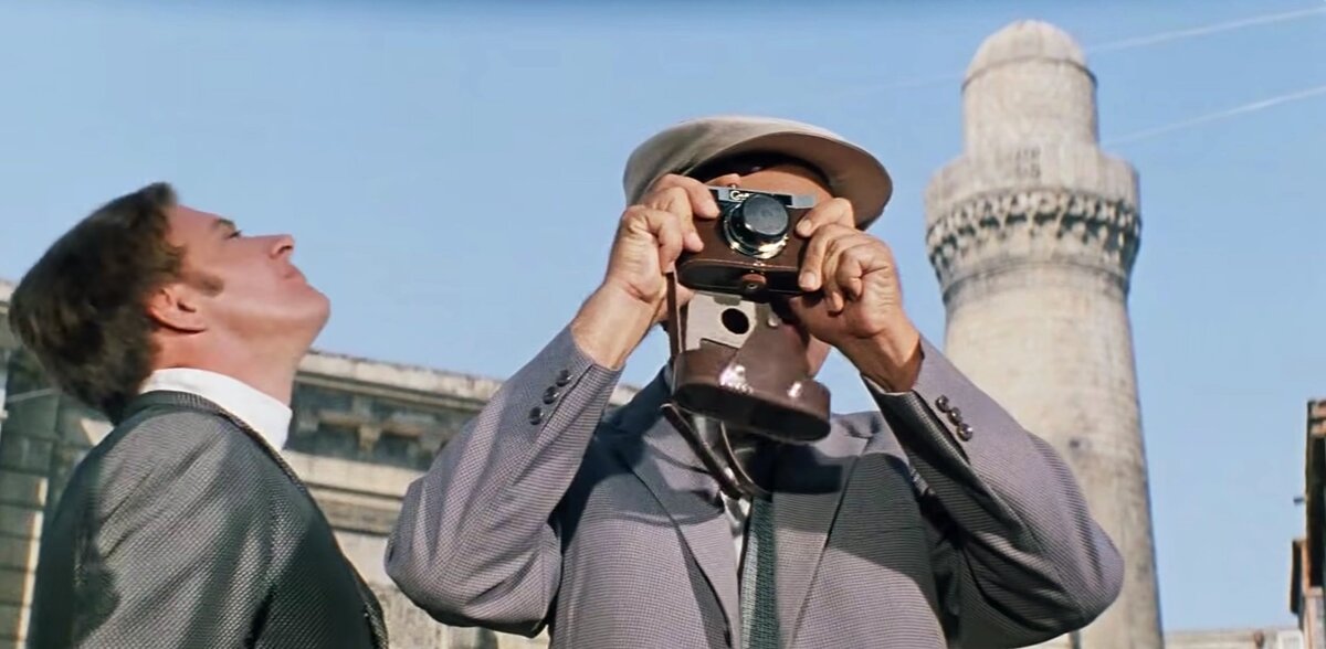 Кадр из фильма «Бриллиантовая рука», режиссёр Леонид Гайдай, Мосфильм, 1968 год.