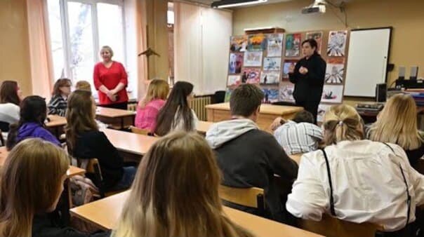 Владислав Волков - руководитель волонтерского движения «Новый День» и член местного Молодежного парламента Сергиево-Посадского округа начал сам проводить лекции по антитеррору