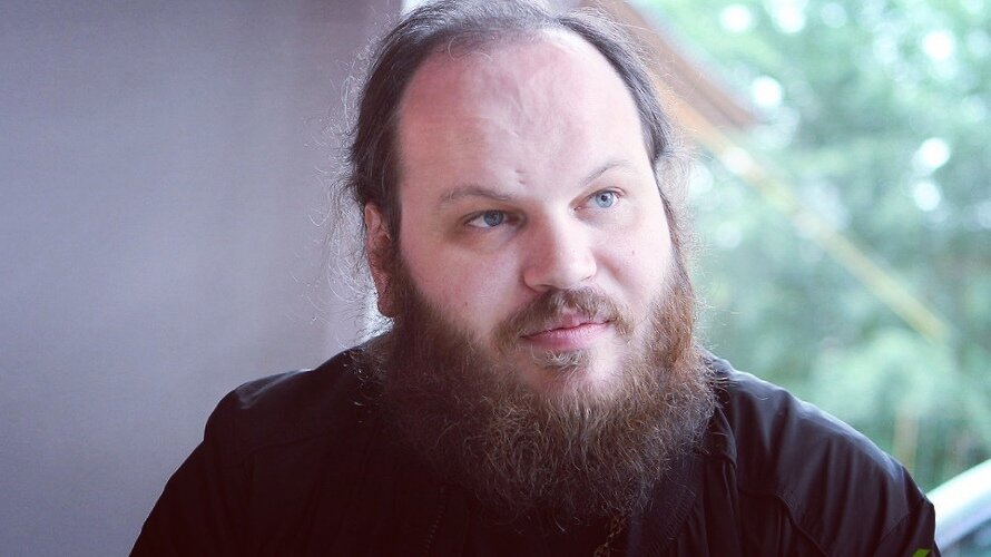 Павел Островский — священнослужитель, проповедник, миссионер, участник проекта «Батюшка - онлайн», руководитель благотворительной организации «Добрые дела».