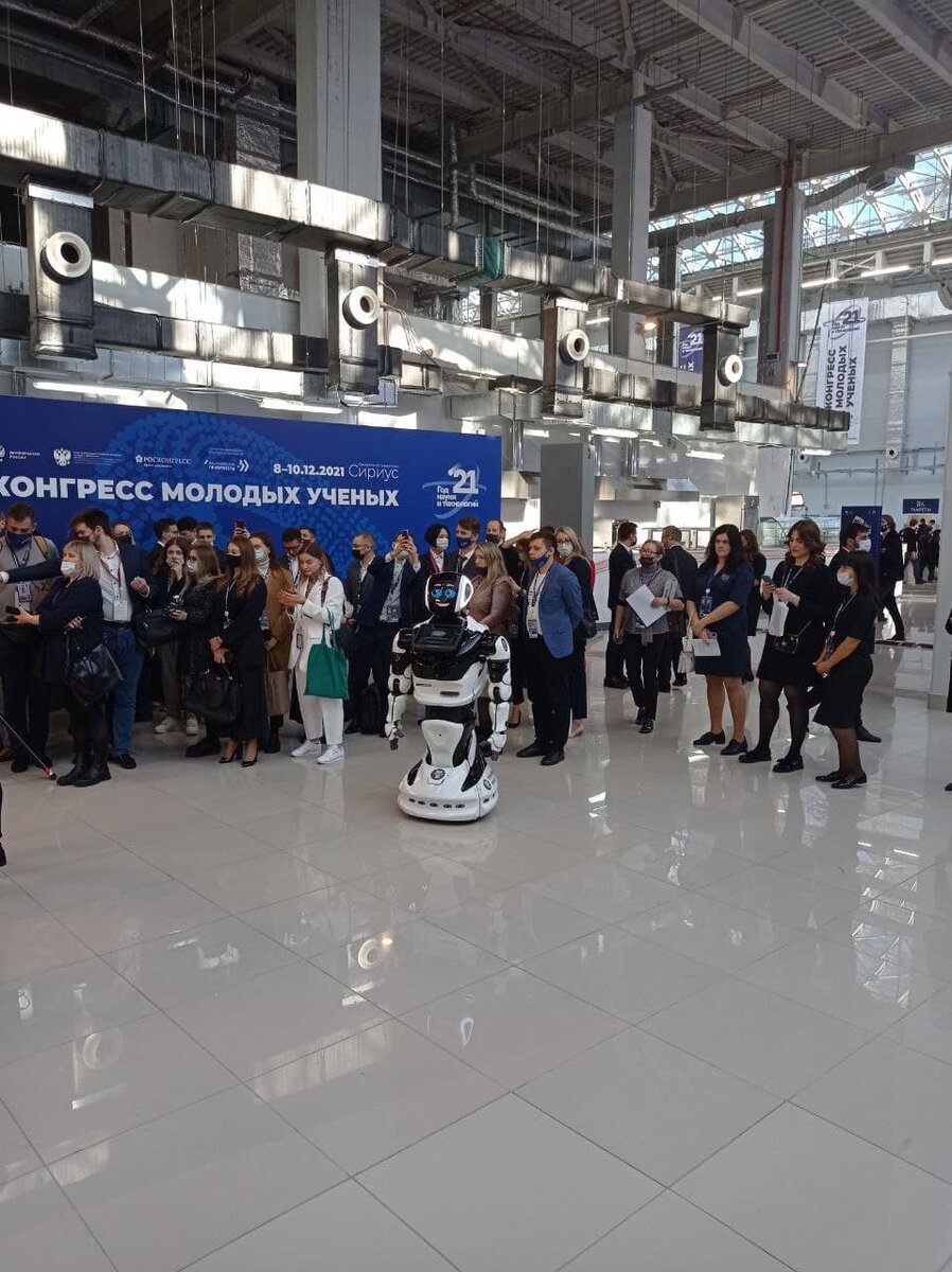 А это его коллега. Любопытно было иногда наблюдать их диалоги. Фото автора