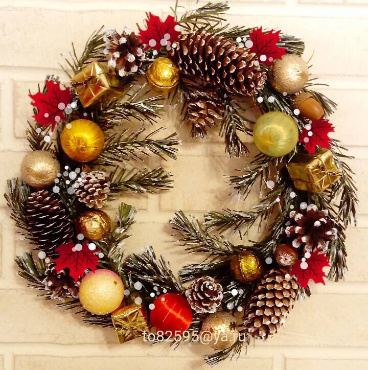 Новогодний венок. Фото автора