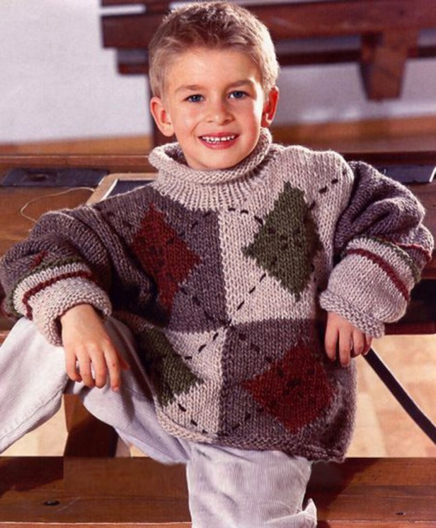 Вяжем спицами свитер для мальчика, большая подборка схем!