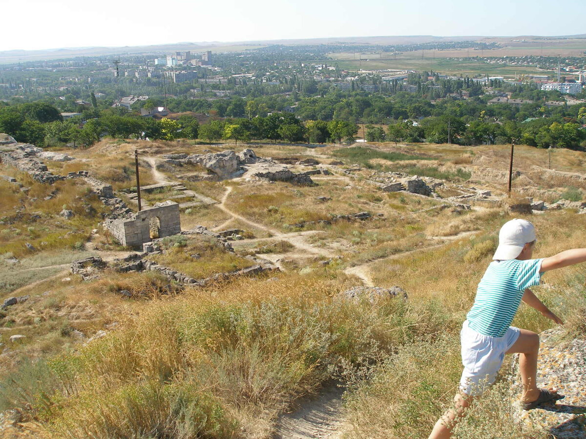 2007 год. Сыну 6 лет. Именно в этот год он увлёкся археологией.