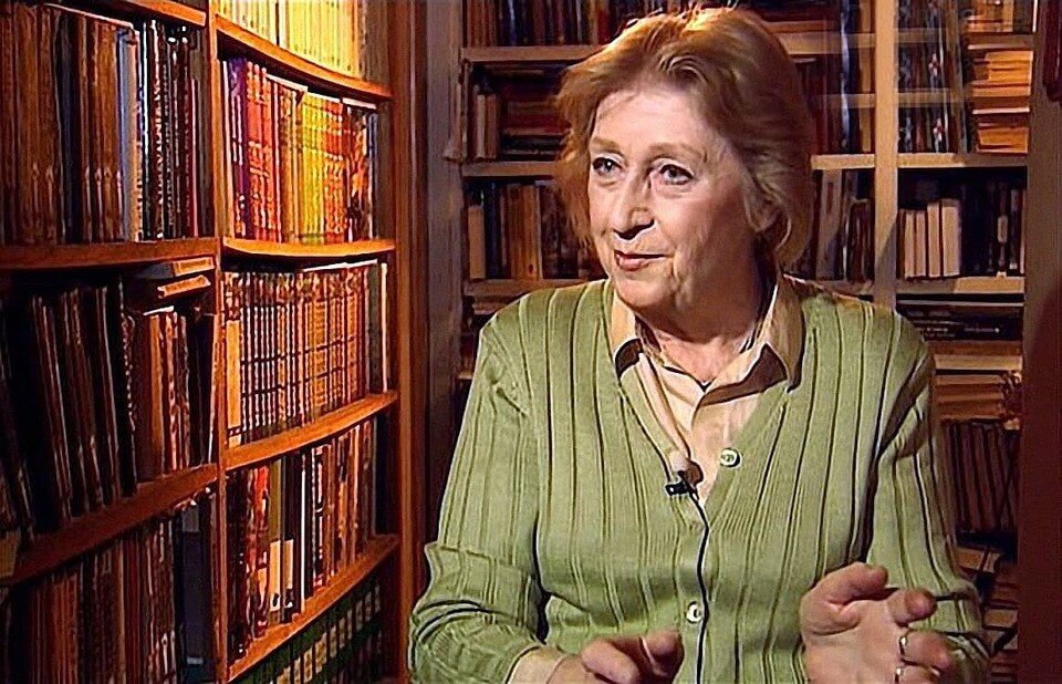     Умерла писатель-фантаст Кира Сошинская, вдова Кира Булычева  Кадр видео