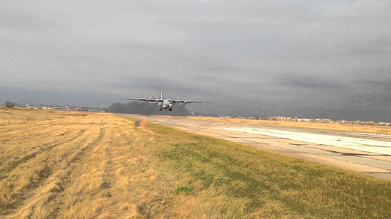 Посадка самолета АН-12.. Казахские степи. Фото из открытых источников интернета.