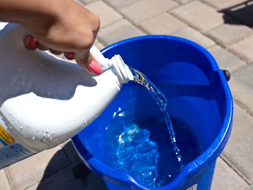 Сливаем растворы кислоты