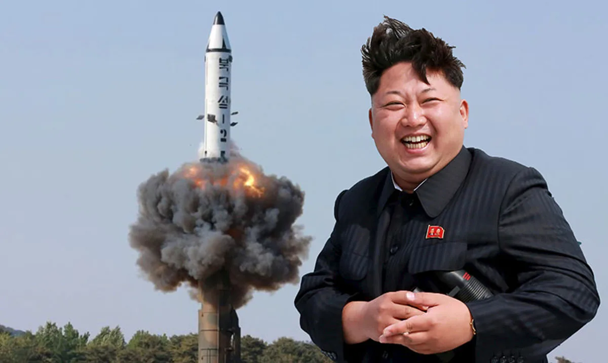 Ким Чен Ын с ракетой