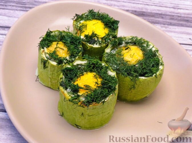кабачки, яйца, зелень укропа, чеснок, масло растительное, соль