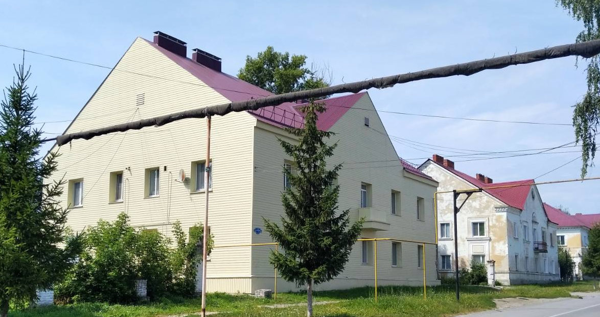 Все тyпо зашили профлистом