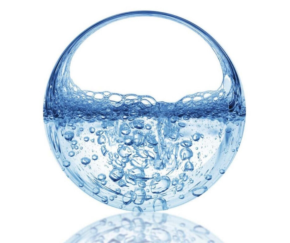 Гиалуроновая кислота не вызывает никакой негативной реакции организма, так как является естественным компонентом для тканей: организм человека на протяжении всей жизни синтезирует это вещество.