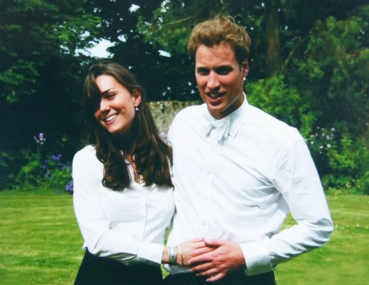 Кейт Миддлтон и принц Уильям в день выпускного в Университете. Фото из сети интернет.