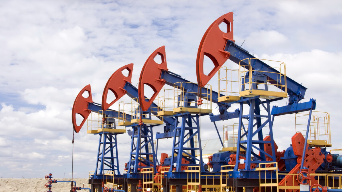 Россия является одним из мировых лидеров по добыче нефти. Источник: Яндекс.Картинки