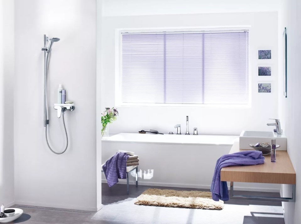 Совмещены душ и ванна