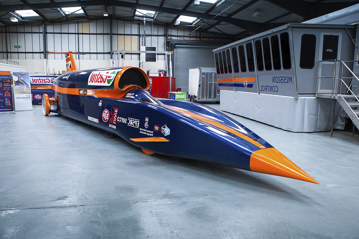 Сверхзвуковой автомобиль Bloodhound SSC, разогнавшийся до 1600 км/ч