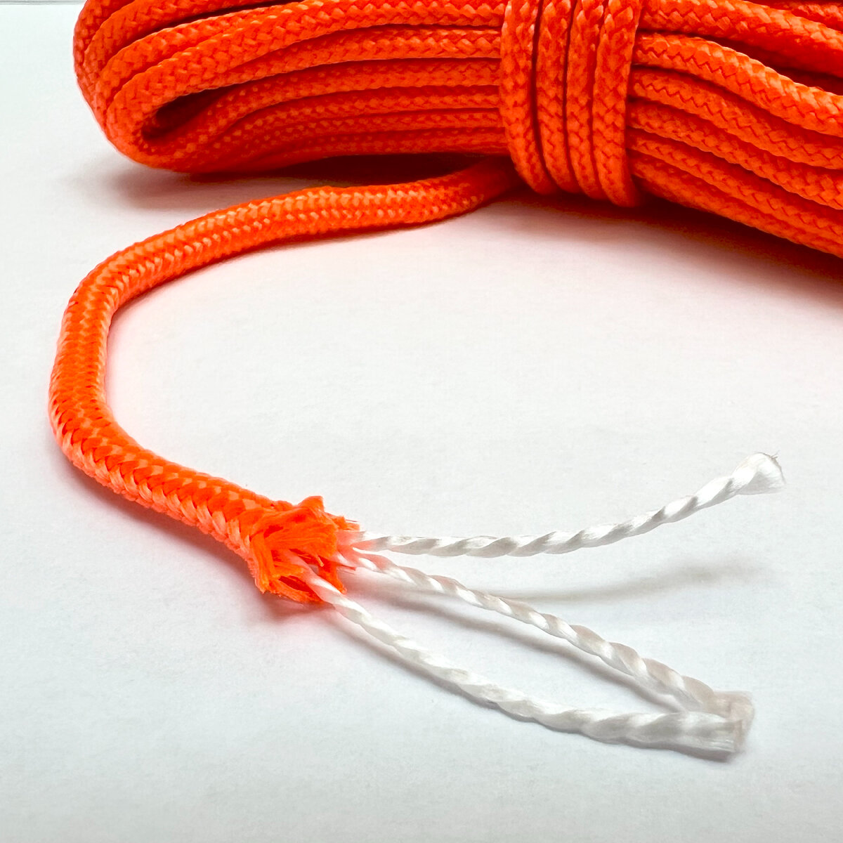 Паракорд. Paracord Type III 550, reflective (светоотражающий) light grey #rp12