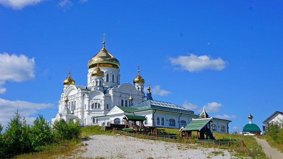 Белогорский монастырь Кунгурский район зимой