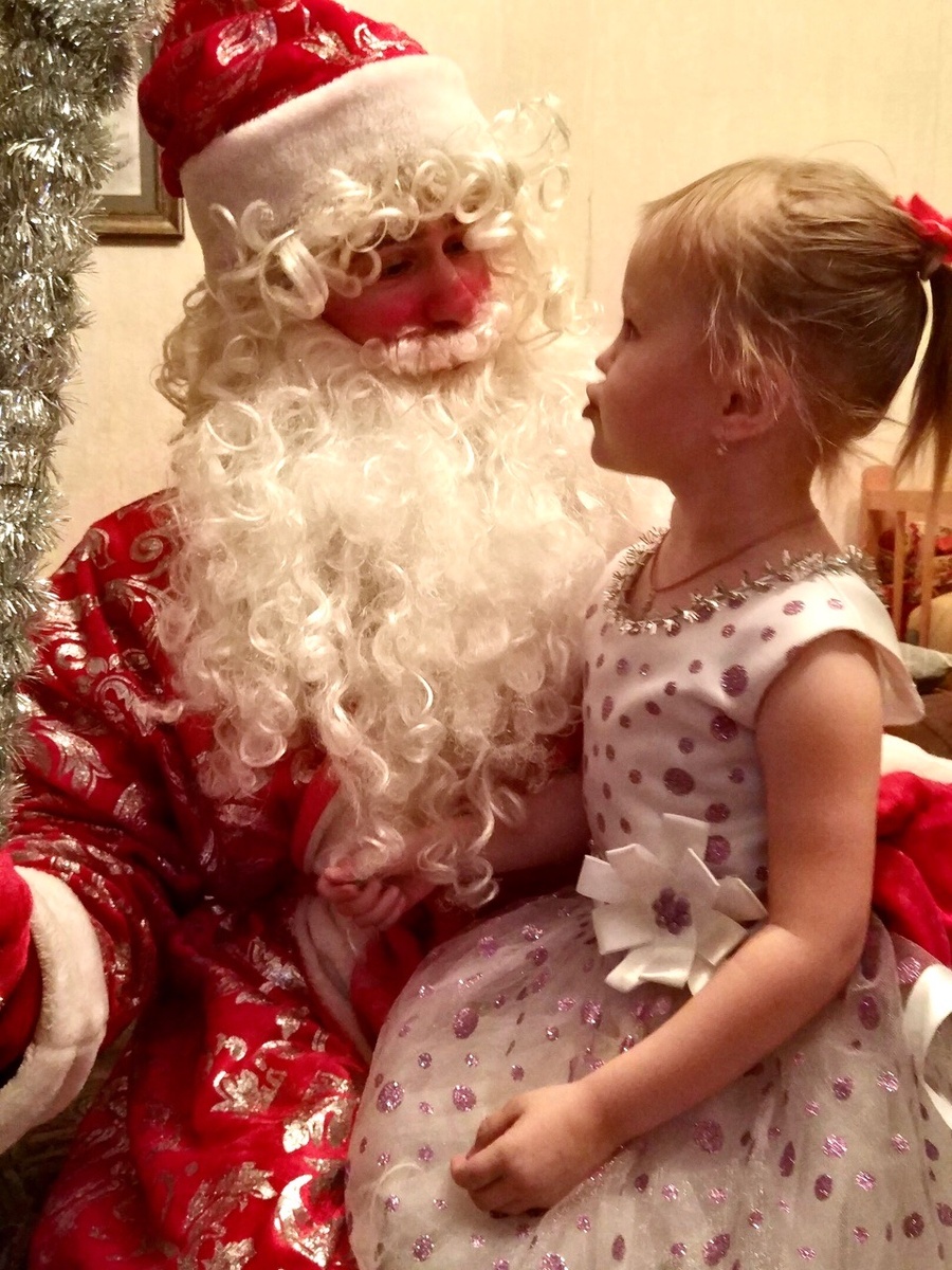 Дедушка Мороз. Опыт вожатого в 4 года очень помог.