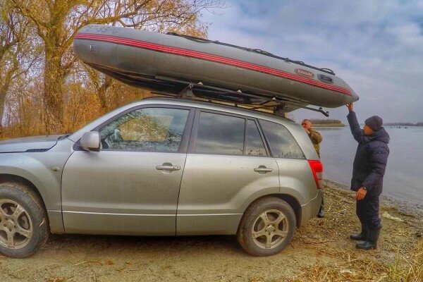 Лодка под мотор на багажник автомобиля