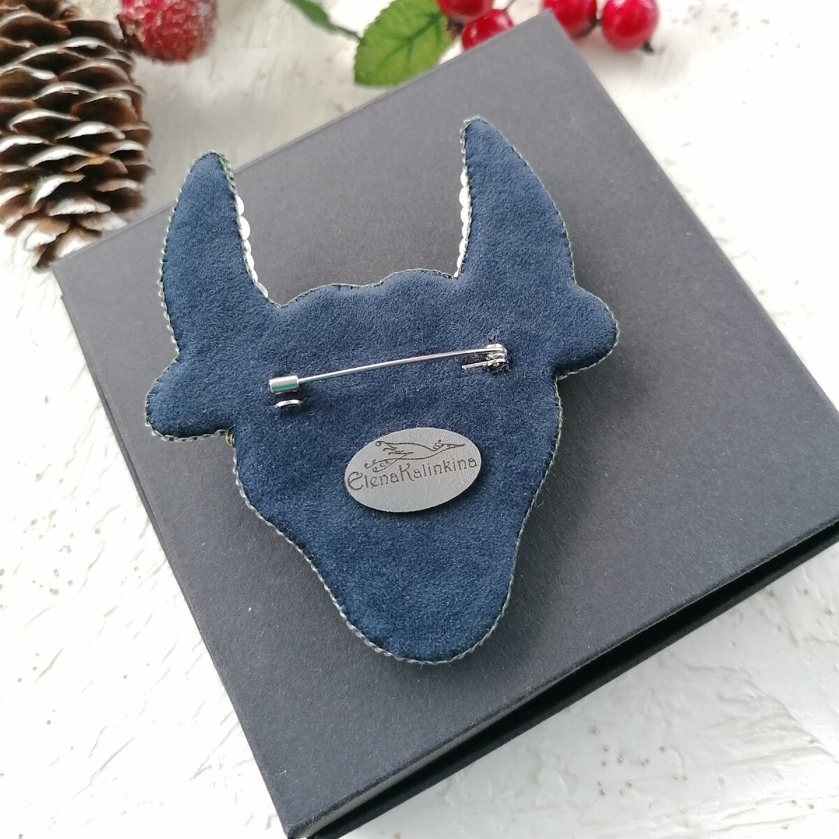 Изнанка броши из экозамши