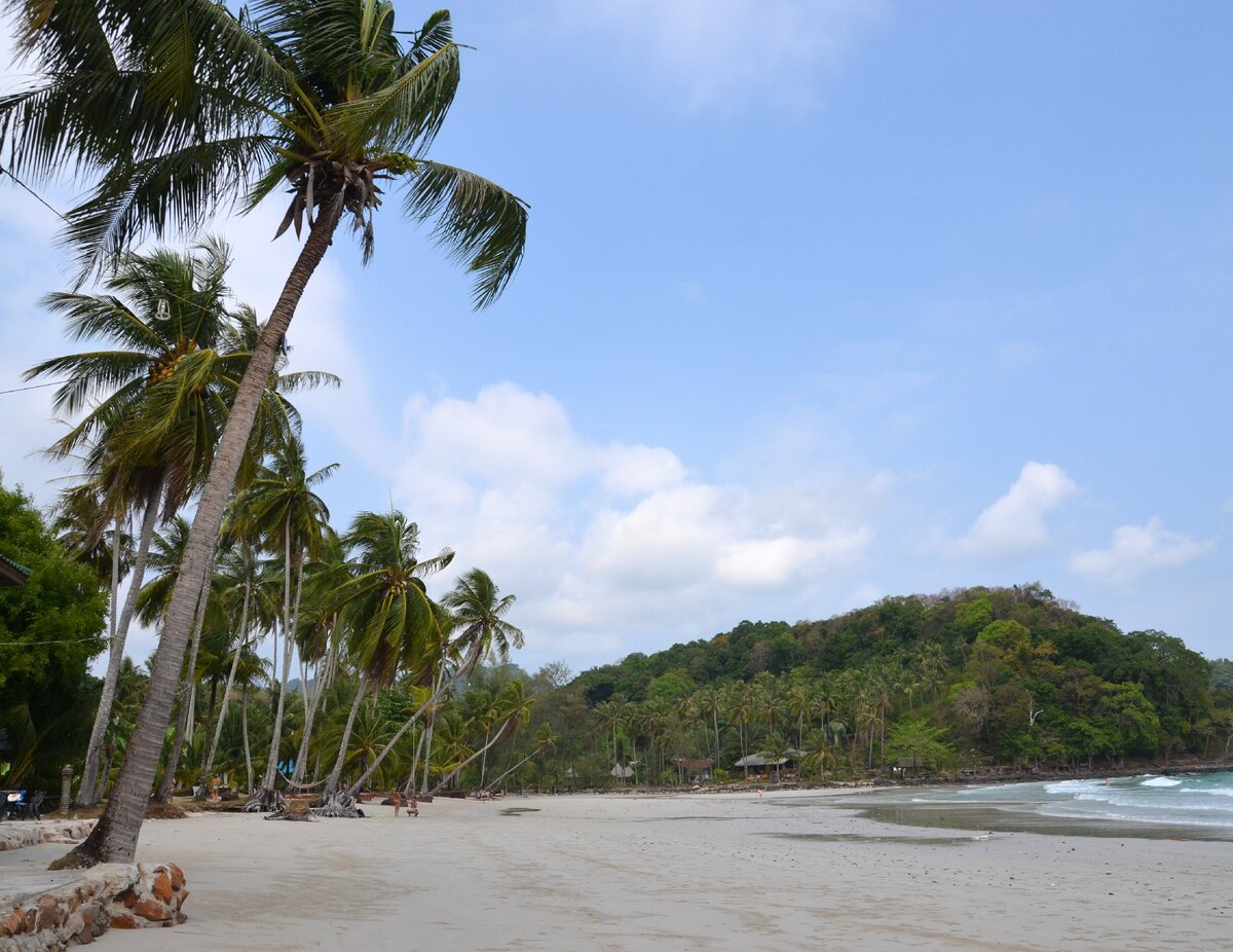 Один из пустынных пляжей острова Ко Куд в Сиамском заливе Южно-Китайского моря. Фото автора.