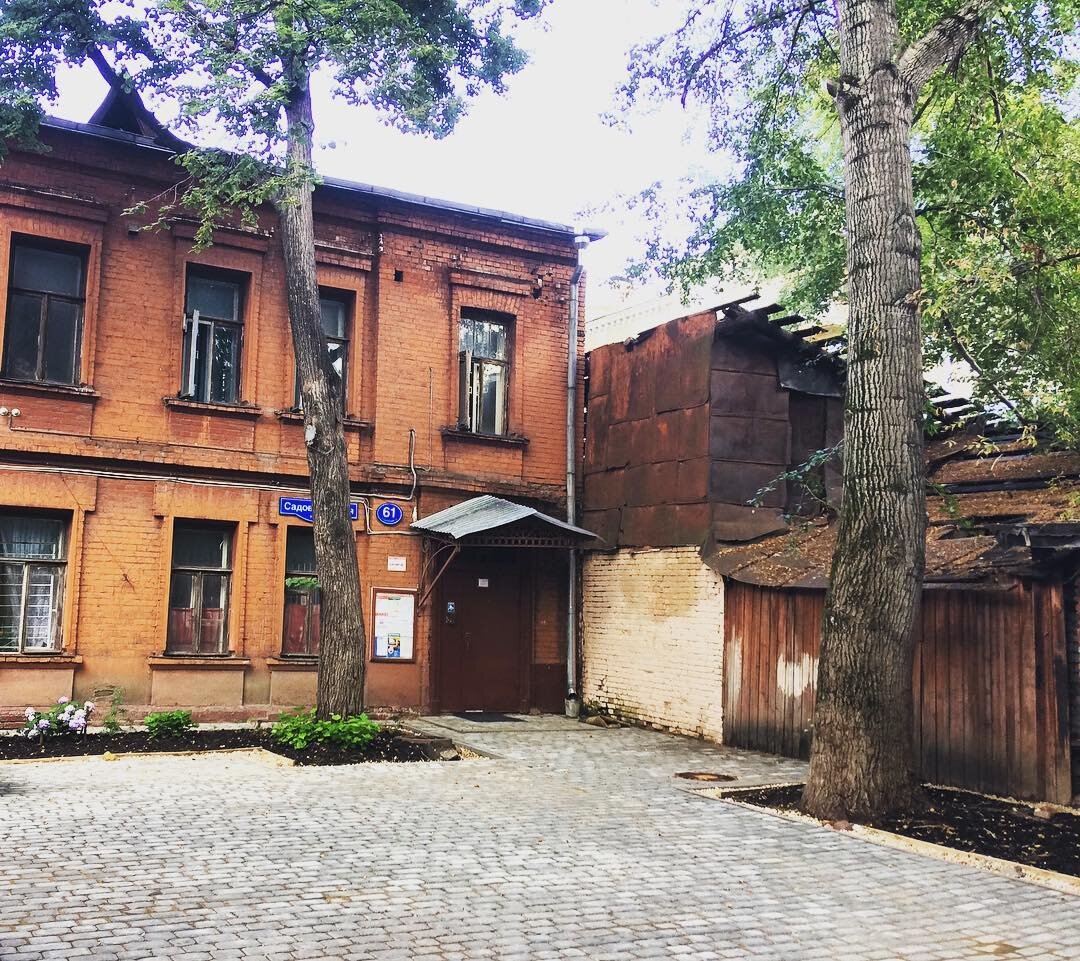 Смотрите, какая красота таится на второй линии Садовнической улицы. Источник изображения: «Москва. Детали».