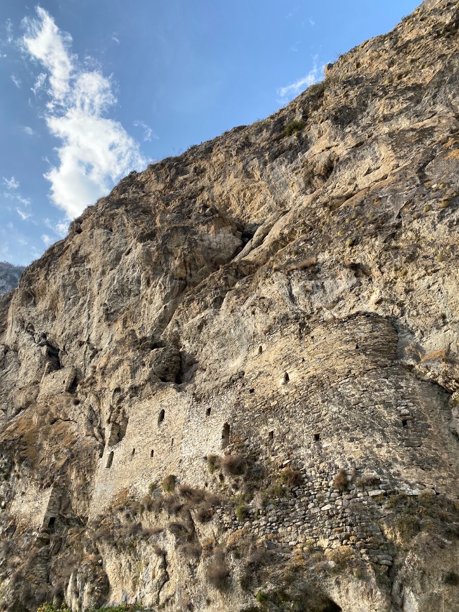 Дзивгисская скальная крепость