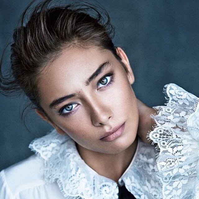 Актриса Неслихан Атагюль 