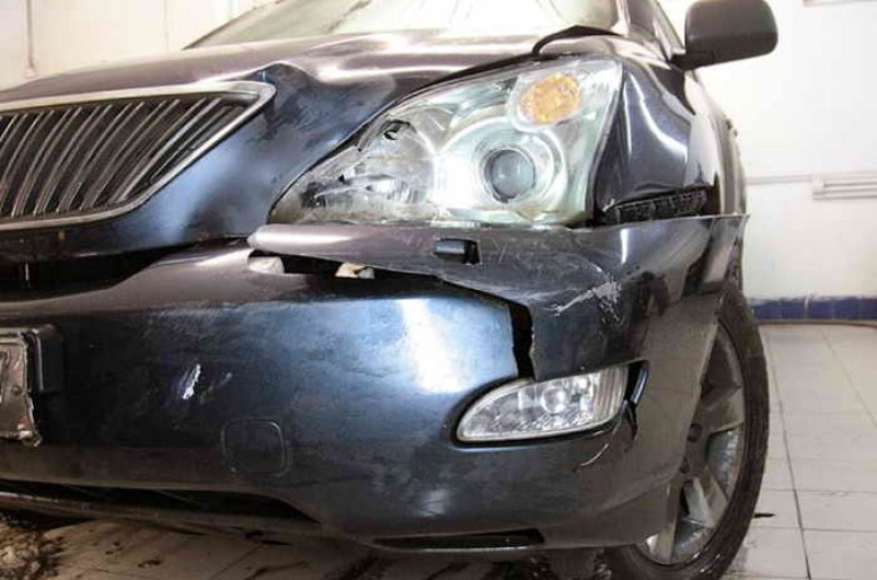 Яндекс.Картинки       Как-то так выглядел бампер, только фары и капот целые.