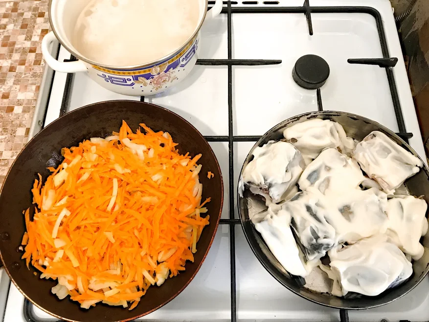 Жарю на небольшом количестве подсолнечного масла