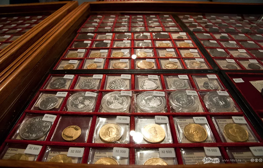 Первый в мире музей нумизматики. Коллекция монет в британском музее. Коллекция монет Бурылина. Эрмитаж нумизматический отдел. Британский музей Нумизматика.