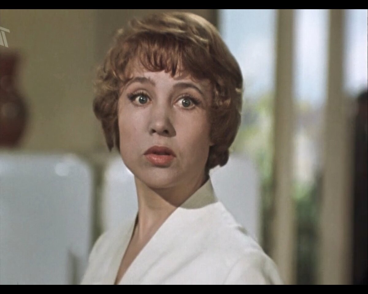 Кадр из фильма "Королева бензоколонки"