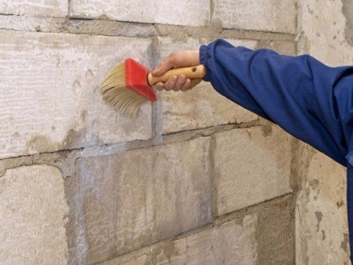 Как грунтовать правильно стены?