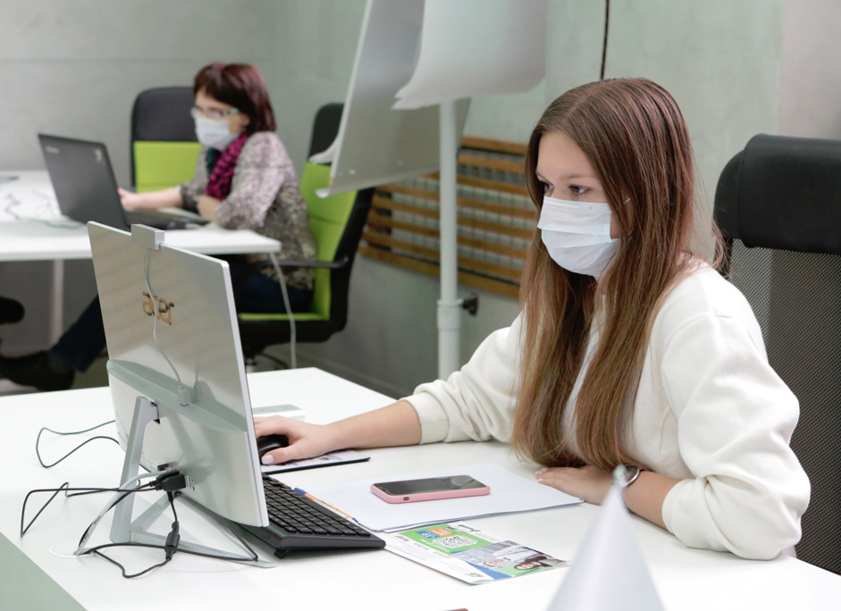 Не исключено, что во многих вузах приемная кампания-2021 снова станет полностью дистанционной. Фото из подборки Яндекс.Картинки